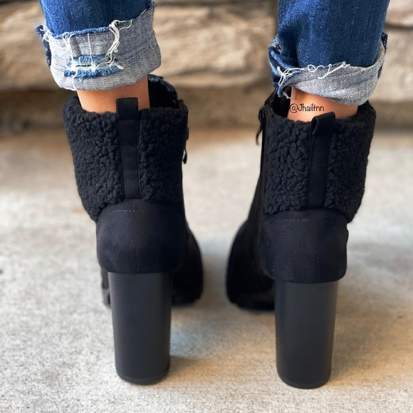 Black Sherpa lined lace up chunky lug sole boots - Picture 5 of 7